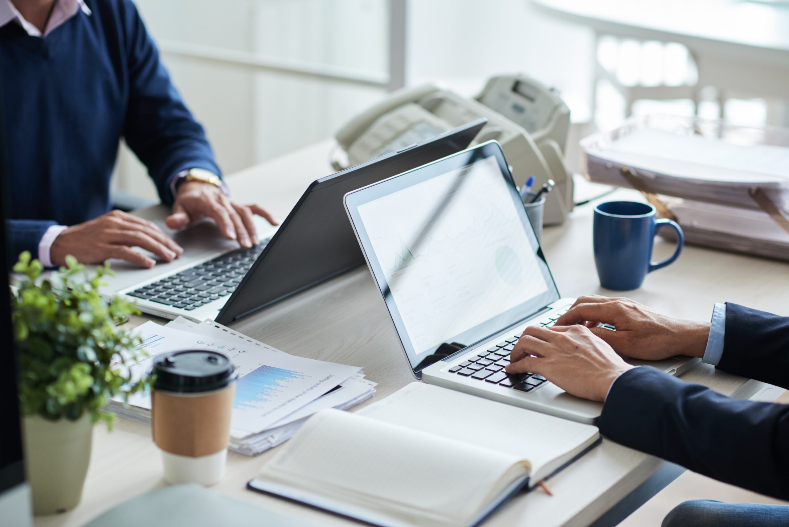 Collaboration professionnelle et coordination de projets techniques en entreprise